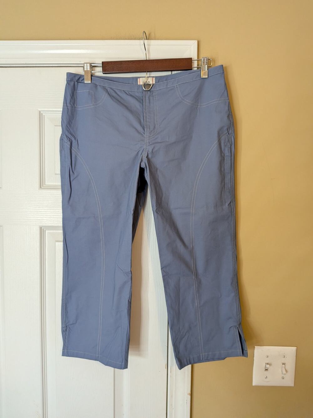 BDG Urban Outfitters Blue Contrast Stitch Capri Pants Size 12 NWT Utility Pants